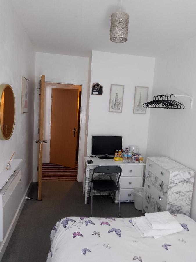 Bed And Breakfast Double Room Chester City Centre, Free Parking Exteriör bild